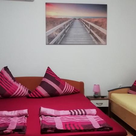 Apartmani Kod Rade Pakoštane Exterior foto